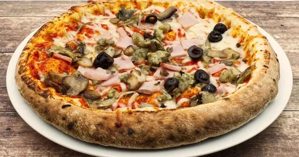 بيتزا كابريكيوسا   Capricciosa Pizza